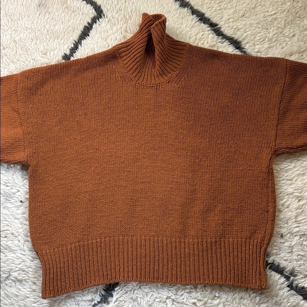 Babaa Turtleneck Sweater - Picture 7 of 17